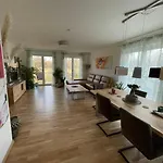 Helle Mit Balkon 120qm, 4zimmer Apartamento