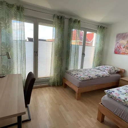 Helle Mit Balkon 120qm, 4zimmer 公寓 *