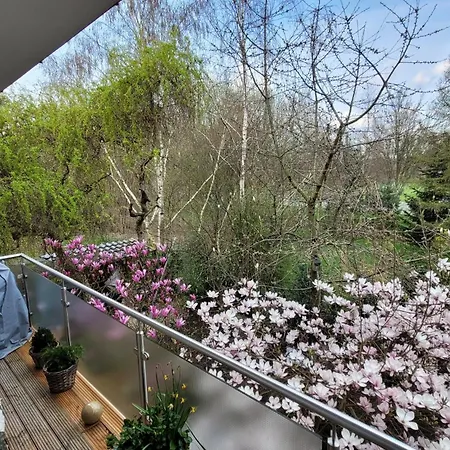 Helle Mit Balkon 120qm, 4zimmer 아파트 *