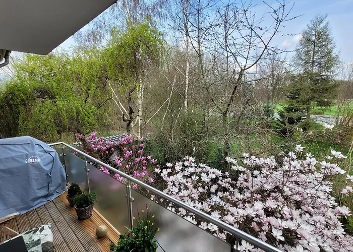 Helle Mit Balkon 120qm, 4zimmer 아파트 *