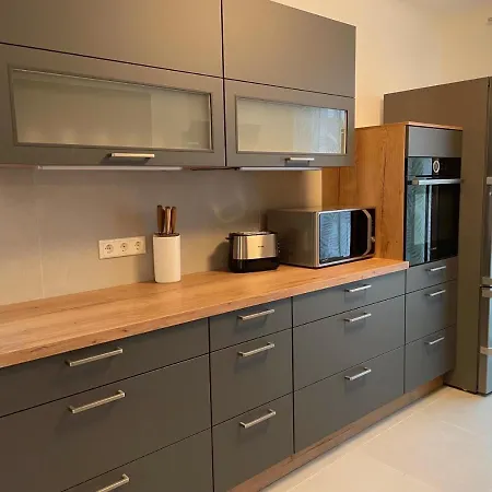 דירה Helle Mit Balkon 120qm, 4zimmer