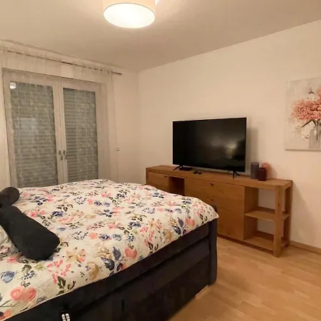 Helle Mit Balkon 120qm, 4zimmer *
