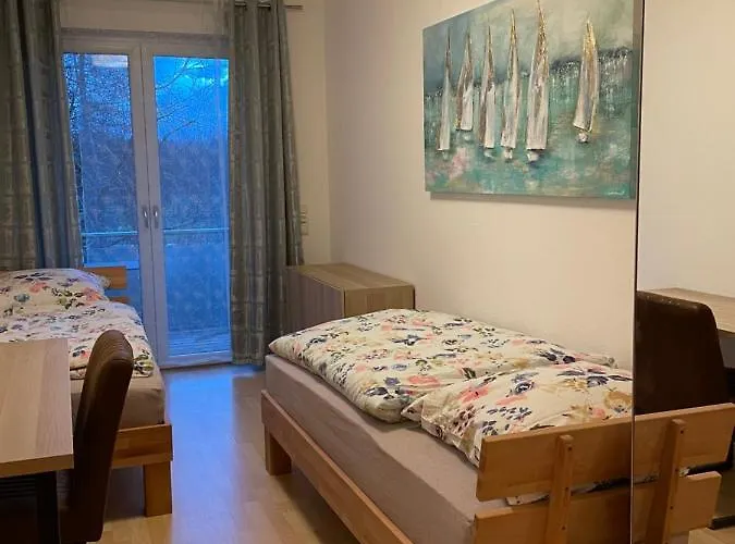 Helle Mit Balkon 120qm, 4zimmer Lejlighed *