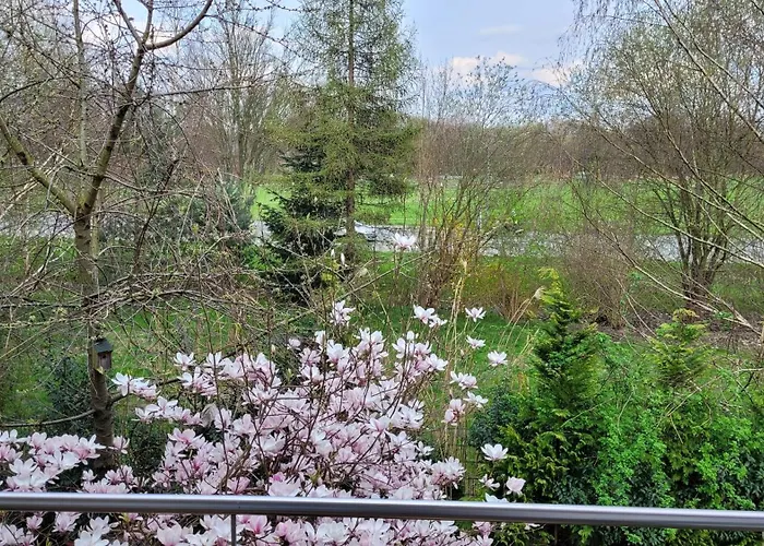 Helle Mit Balkon 120qm, 4zimmer *